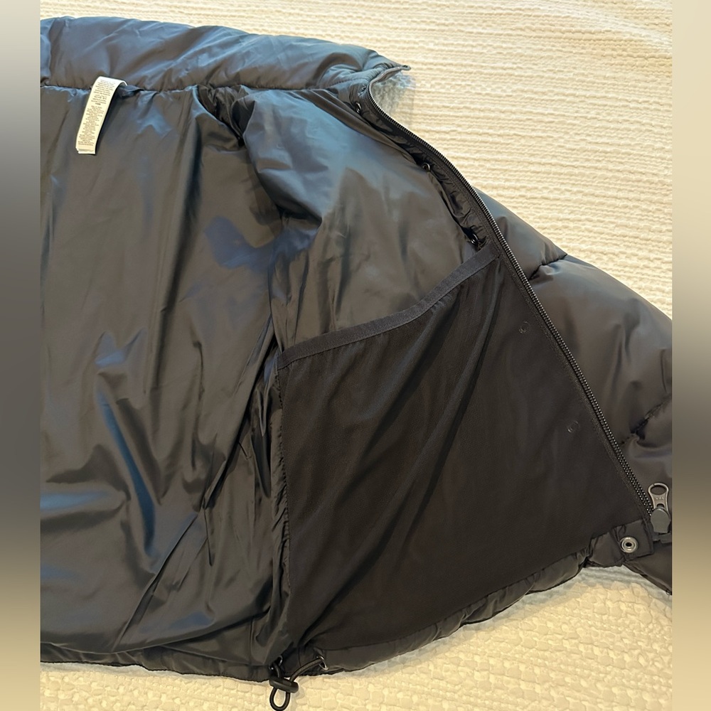 Alo Gold Rush Puffer in Black XS - Picture 6 of 9